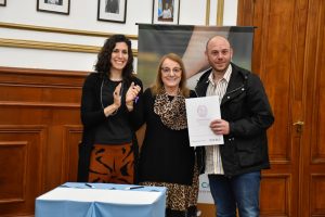 Alicia encabezó la firma de convenio y presentación del programa “Santa Cruz Abraza”