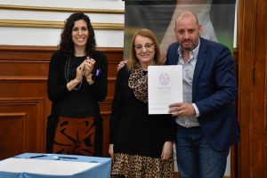Alicia encabezó la firma de convenio y presentación del programa “Santa Cruz Abraza”