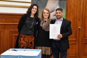 Alicia encabezó la firma de convenio y presentación del programa “Santa Cruz Abraza”
