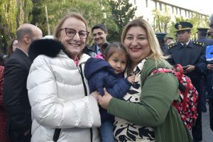 Alicia encabezó el acto por el 138° Aniversario de la Policía de Santa Cruz