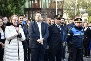 Alicia encabezó el acto por el 138° Aniversario de la Policía de Santa Cruz