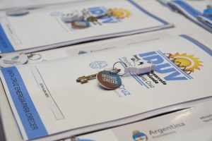 Hechos Para Crecer: Alicia hizo entrega de 27 viviendas del programa “Techo Digno”