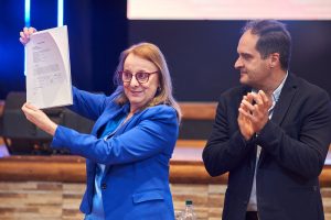 Hechos Para Crecer: Alicia hizo entrega de 27 viviendas del programa “Techo Digno”