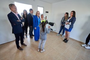 Hechos Para Crecer: Alicia hizo entrega de 27 viviendas del programa “Techo Digno”