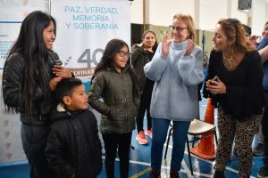 Alicia visitó el operativo oftalmológico en Calafate