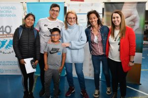 Alicia visitó el operativo oftalmológico en Calafate