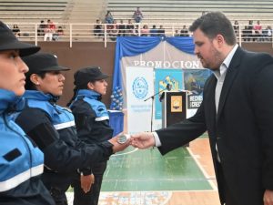 Egresaron 162 agentes de la Policía de Santa Cruz