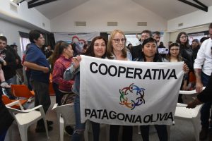 Alicia dialogó con integrantes de cooperativas de familias en Caleta Olivia