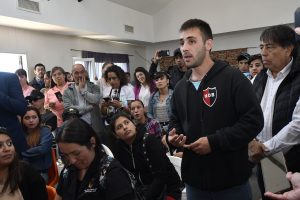 Alicia dialogó con integrantes de cooperativas de familias en Caleta Olivia