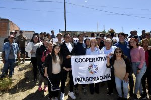 Alicia dialogó con integrantes de cooperativas de familias en Caleta Olivia