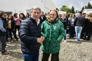 Alicia encabezó la entrega de vehículos a distritos de Servicios Públicos