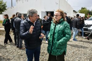 Alicia encabezó la entrega de vehículos a distritos de Servicios Públicos