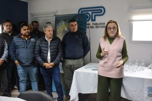 Alicia encabezó la entrega de vehículos a distritos de Servicios Públicos