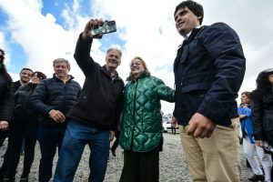 Alicia encabezó la entrega de vehículos a distritos de Servicios Públicos