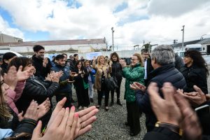 Alicia encabezó la entrega de vehículos a distritos de Servicios Públicos