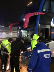 Operativo de control en terminales por llegada de santacruceños y santacruceñas