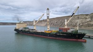 La primera turbina de las represas ya está en Santa Cruz