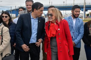 Grasso: “Más allá de lo simbólico de izar todas las banderas, es poder también decir que un pedacito de su localidad está en esta ciudad”