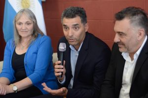 El Gobierno acompaña a lxs jugadores de hockey santacruceñxs que concentraran en el CENARD