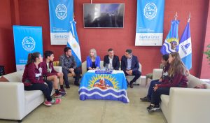 El Gobierno acompaña a lxs jugadores de hockey santacruceñxs que concentraran en el CENARD