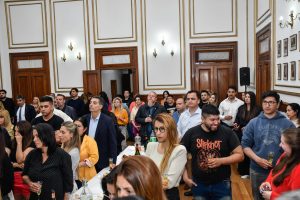Alicia: “Que estas fiestas nos encuentren junto a la familia santacruceña”