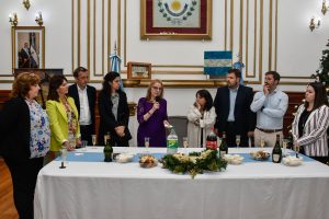 Alicia: “Que estas fiestas nos encuentren junto a la familia santacruceña”