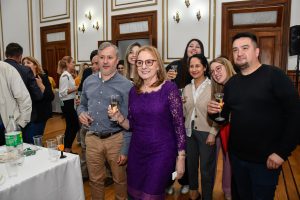 Alicia: “Que estas fiestas nos encuentren junto a la familia santacruceña”