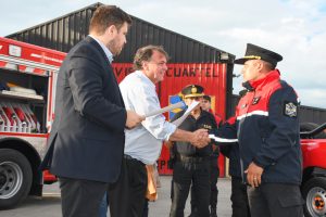 Alicia entregó una nueva autobomba al Cuartel de Bomberos de El Calafate