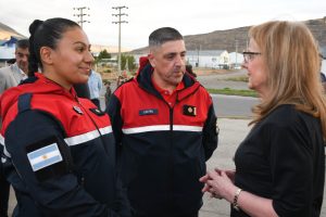 Alicia entregó una nueva autobomba al Cuartel de Bomberos de El Calafate