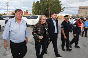 Alicia entregó una nueva autobomba al Cuartel de Bomberos de El Calafate