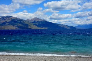 Lago Posadas: un oasis natural de ensueño por descubrir