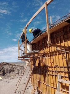 Avanzan las obras de la nueva planta de líquidos cloacales de Perito Moreno