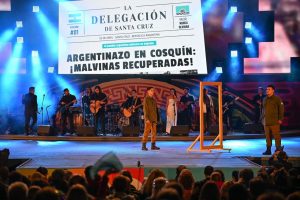 La delegación de Santa Cruz emocionó al público en Cosquín