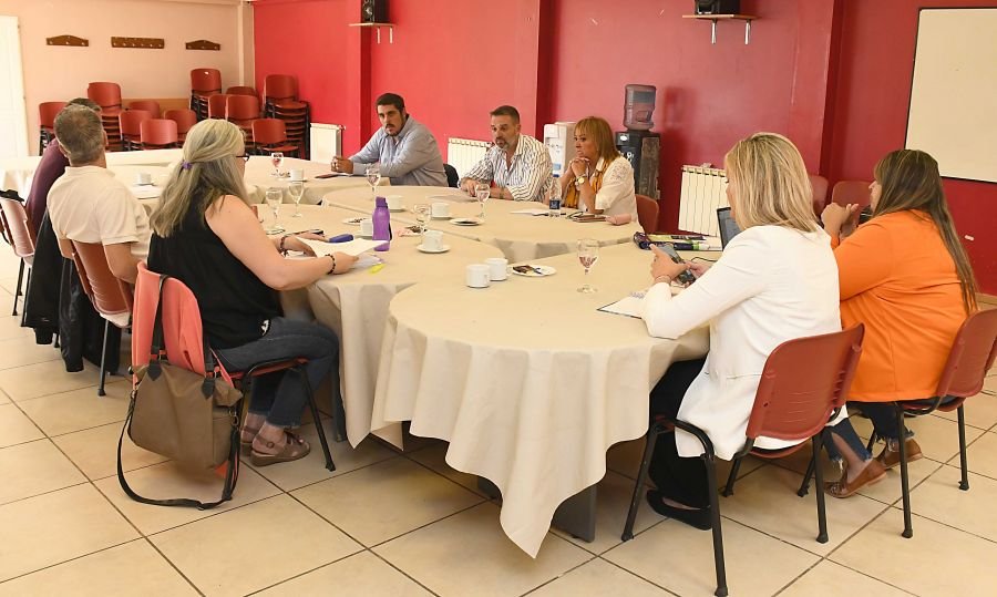 Ruiz: “Buscamos que esto aporte con los gastos que tienen los docentes antes del inicio de clases"