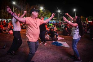 Destacan la importancia de las fiestas populares en Santa Cruz