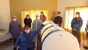 Entregaron camilla portátil de aislamiento para ambulancias a Jaramillo y Fitz Roy