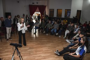Alicia recibió a la delegación que representó a Santa Cruz  en Cosquín