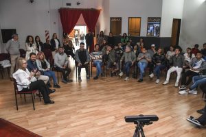Alicia recibió a la delegación que representó a Santa Cruz  en Cosquín