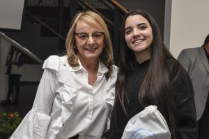 Alicia recibió a la delegación que representó a Santa Cruz  en Cosquín