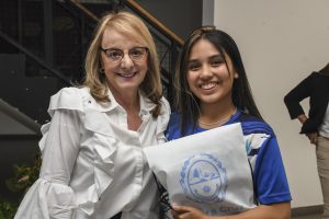 Alicia recibió a la delegación que representó a Santa Cruz  en Cosquín