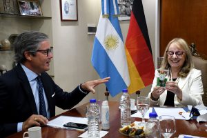 Alicia recibió al embajador de Alemania en Casa de Gobierno