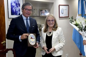 Alicia recibió al embajador de Alemania en Casa de Gobierno