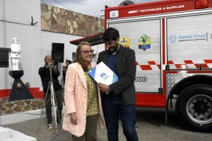 Alicia entregó una nueva autobomba al Cuartel de Bomberos de Perito Moreno