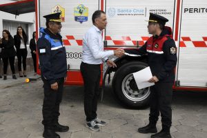 Alicia entregó una nueva autobomba al Cuartel de Bomberos de Perito Moreno