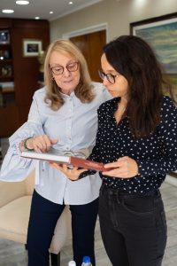 Alicia recibió en Casa de Gobierno a Julia Rosemberg, autora del libro “Evita y las mujeres”