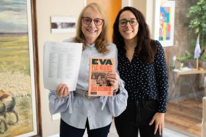 Alicia recibió en Casa de Gobierno a Julia Rosemberg, autora del libro “Evita y las mujeres”