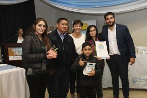 Alicia entregó treinta terrenos a vecinos y vecinas de Río Gallegos