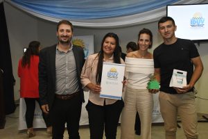 Alicia entregó treinta terrenos a vecinos y vecinas de Río Gallegos