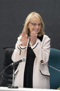 Alicia: “Tenemos que tener un proyecto santacruceño”