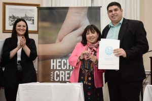 El Gobierno firmó convenios para acompañar el aprendizaje de estudiantes en el territorio
